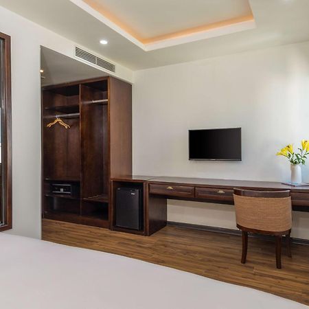 Palazzo Luxury Hotel Da Nang Bagian luar foto