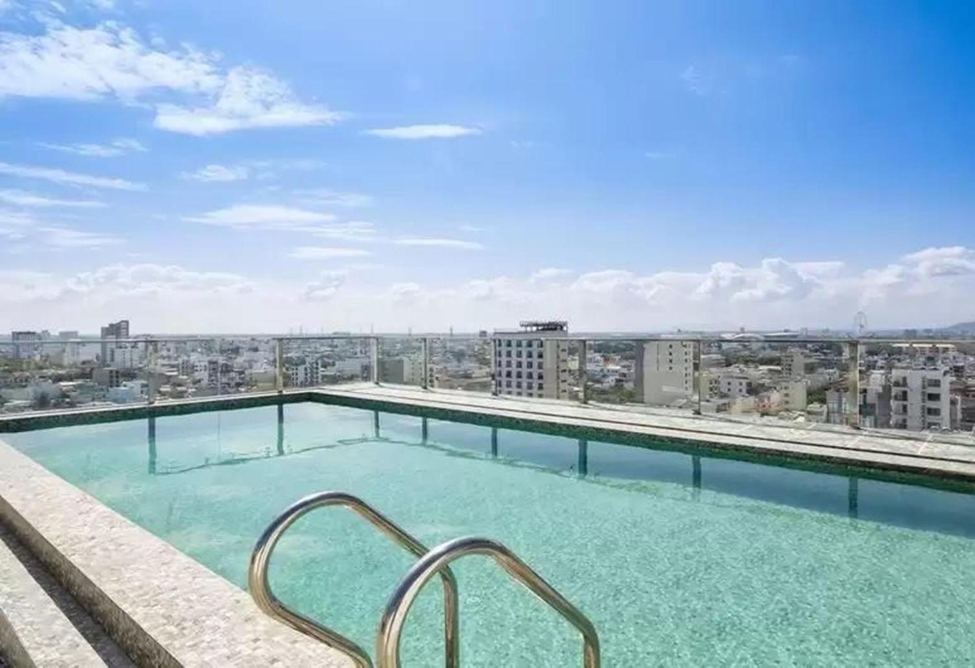 Palazzo Luxury Hotel Da Nang Bagian luar foto