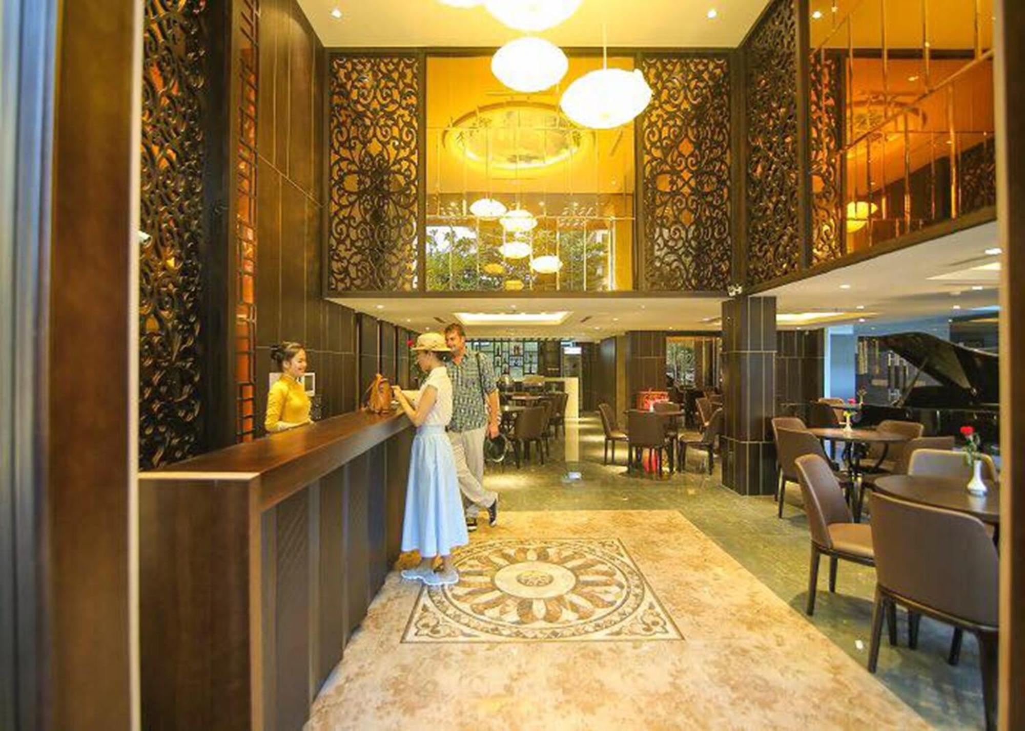 Palazzo Luxury Hotel Da Nang Bagian luar foto