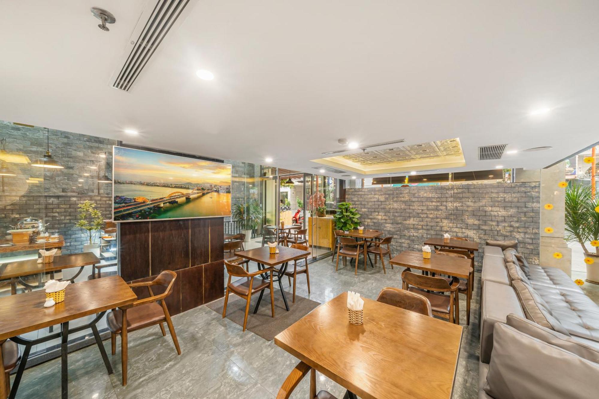 Palazzo Luxury Hotel Da Nang Bagian luar foto