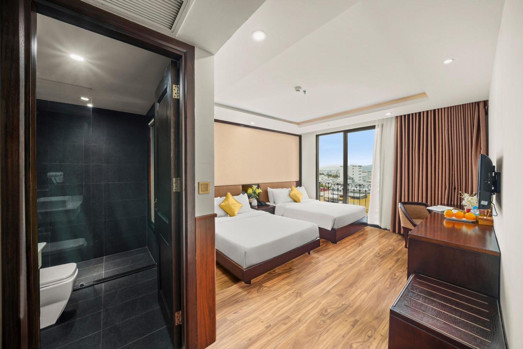 Palazzo Luxury Hotel Da Nang Bagian luar foto