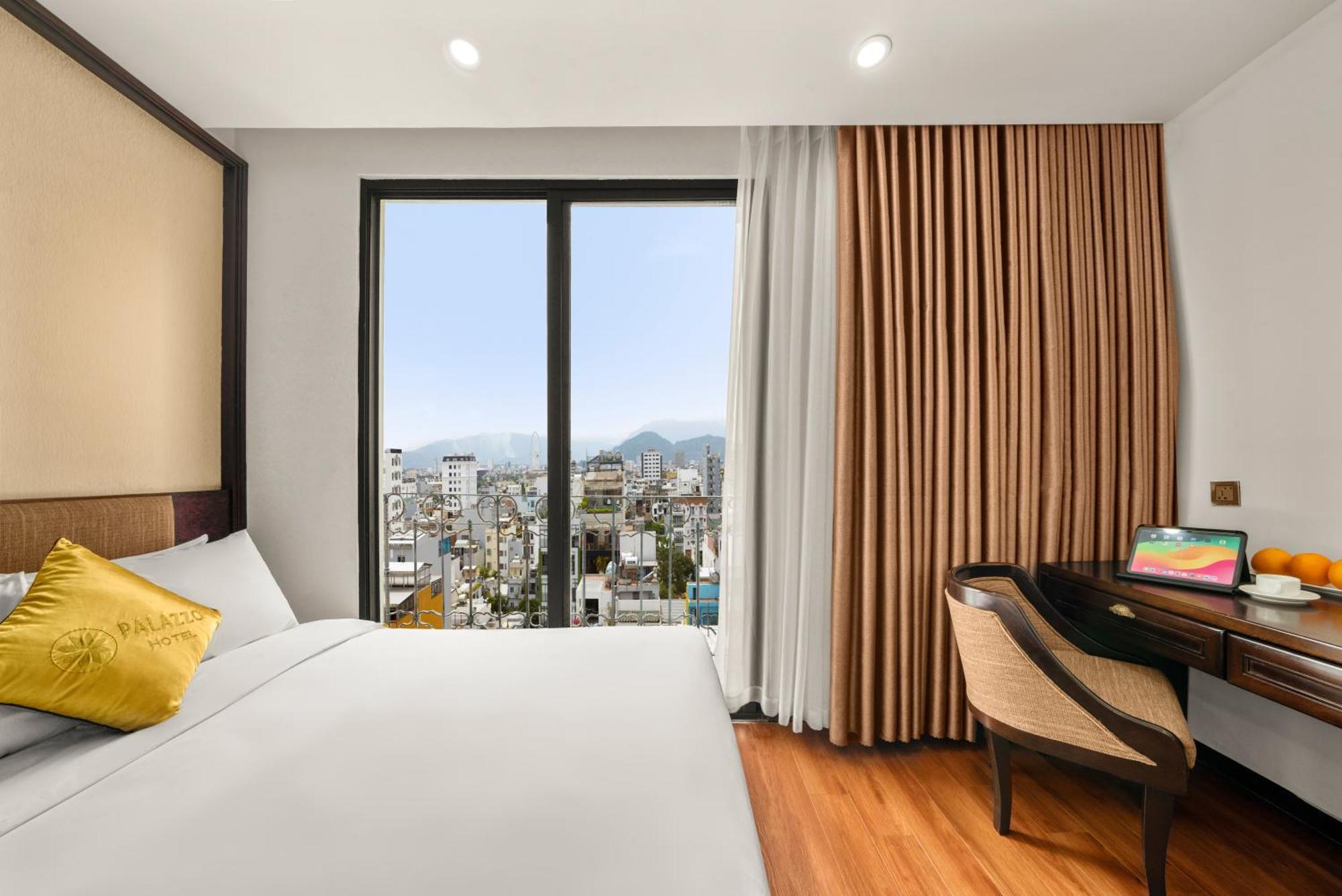 Palazzo Luxury Hotel Da Nang Bagian luar foto