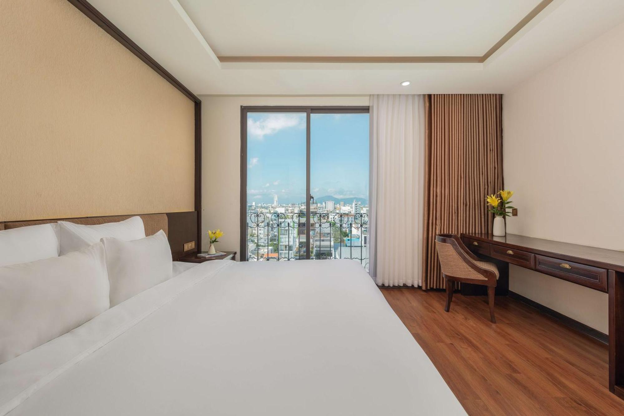 Palazzo Luxury Hotel Da Nang Bagian luar foto